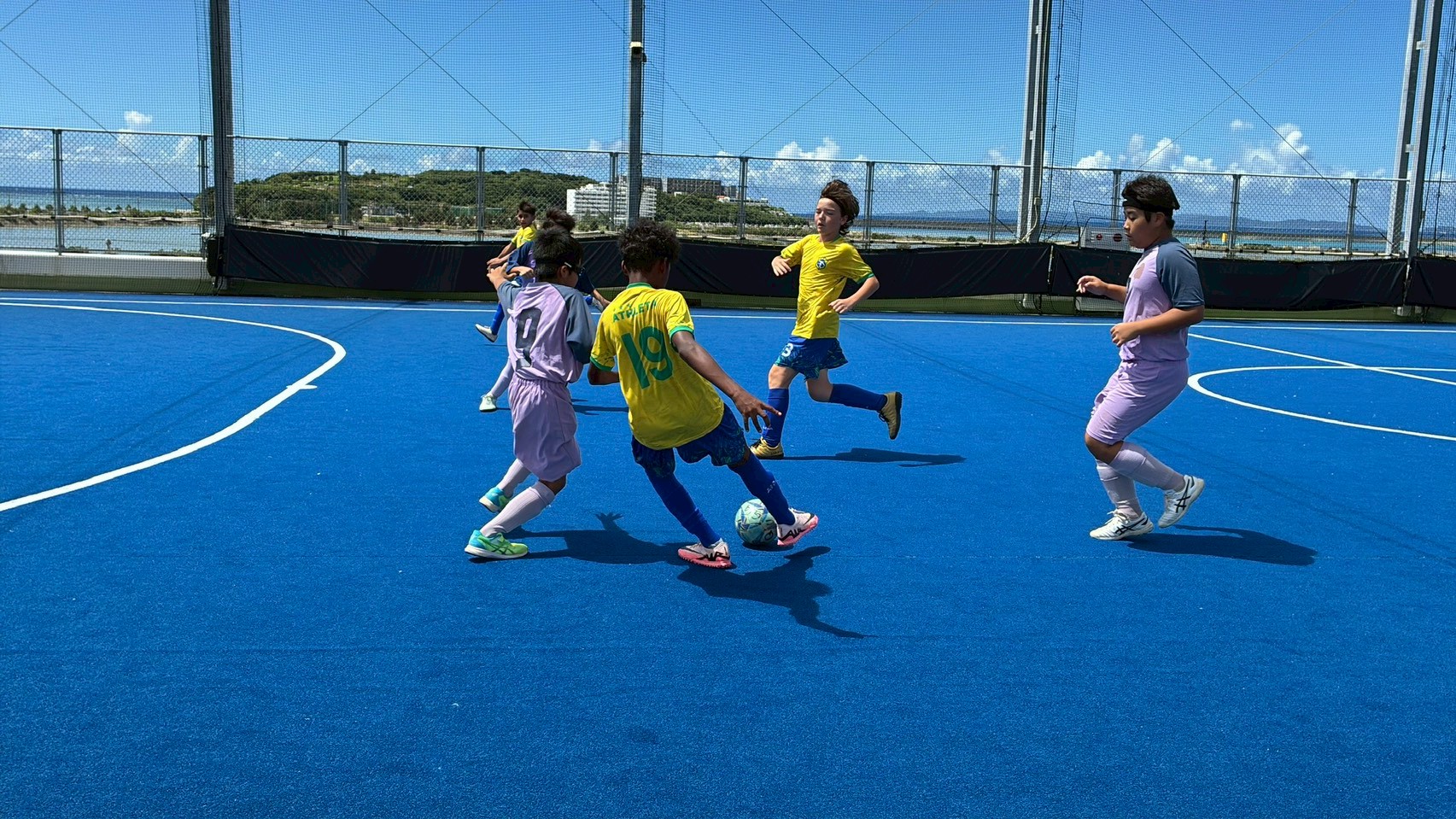 QUGA FOOTBALL PARK OKINAWAの屋上コート